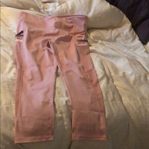 Fabletics mid-rise Trinity mesh powertouch crop.